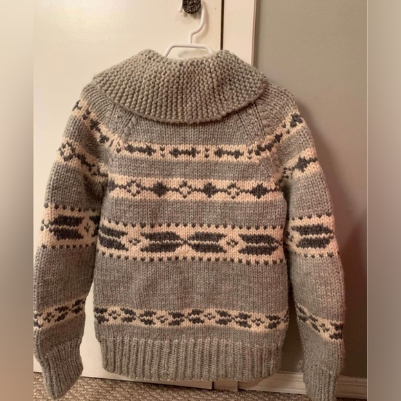 Cowichan Sweater - Picture 2 of 3